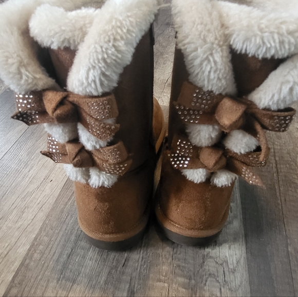Snow boots - Picture 2 of 3